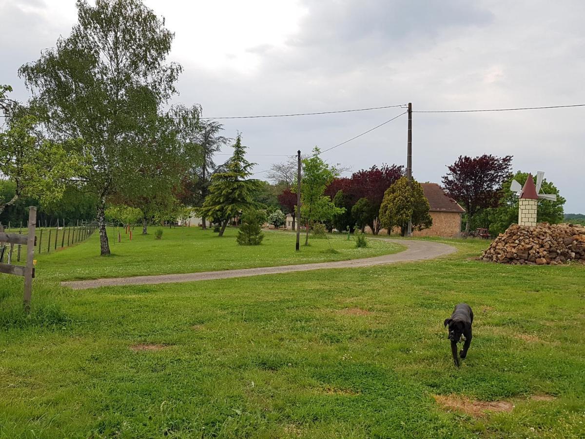 Gite Equestre Domaine Des Crins - Monpazier Capdrot Bagian luar foto
