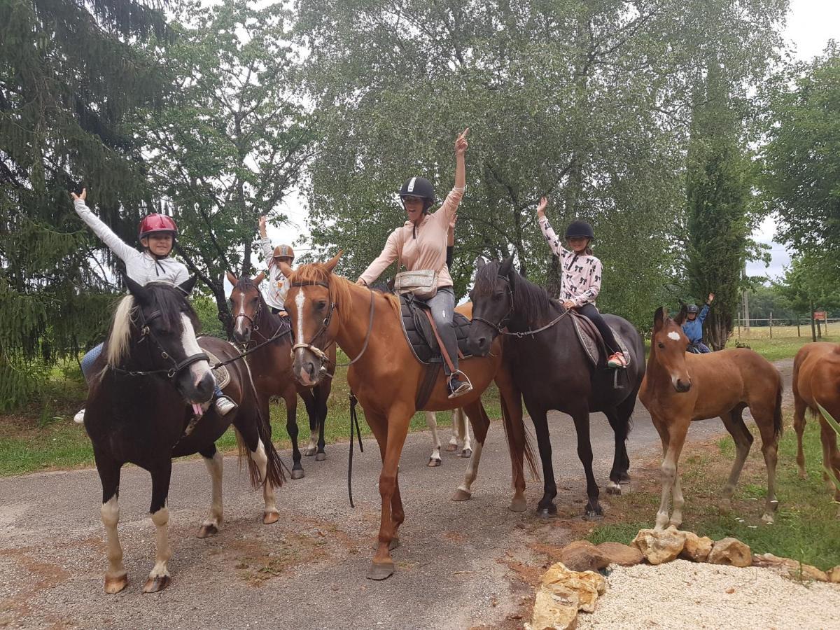 Gite Equestre Domaine Des Crins - Monpazier Capdrot Bagian luar foto